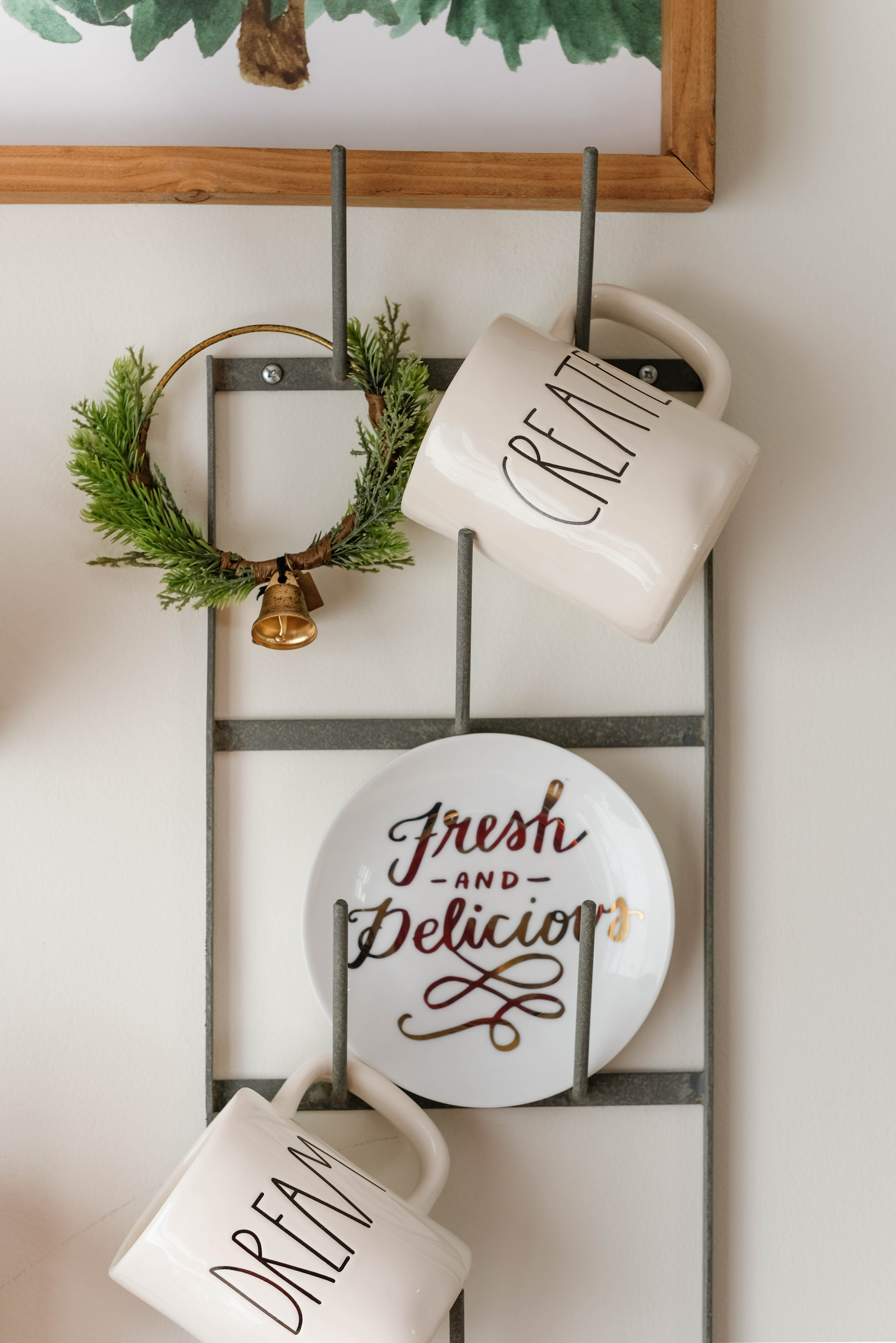 wall rack with coffee cups