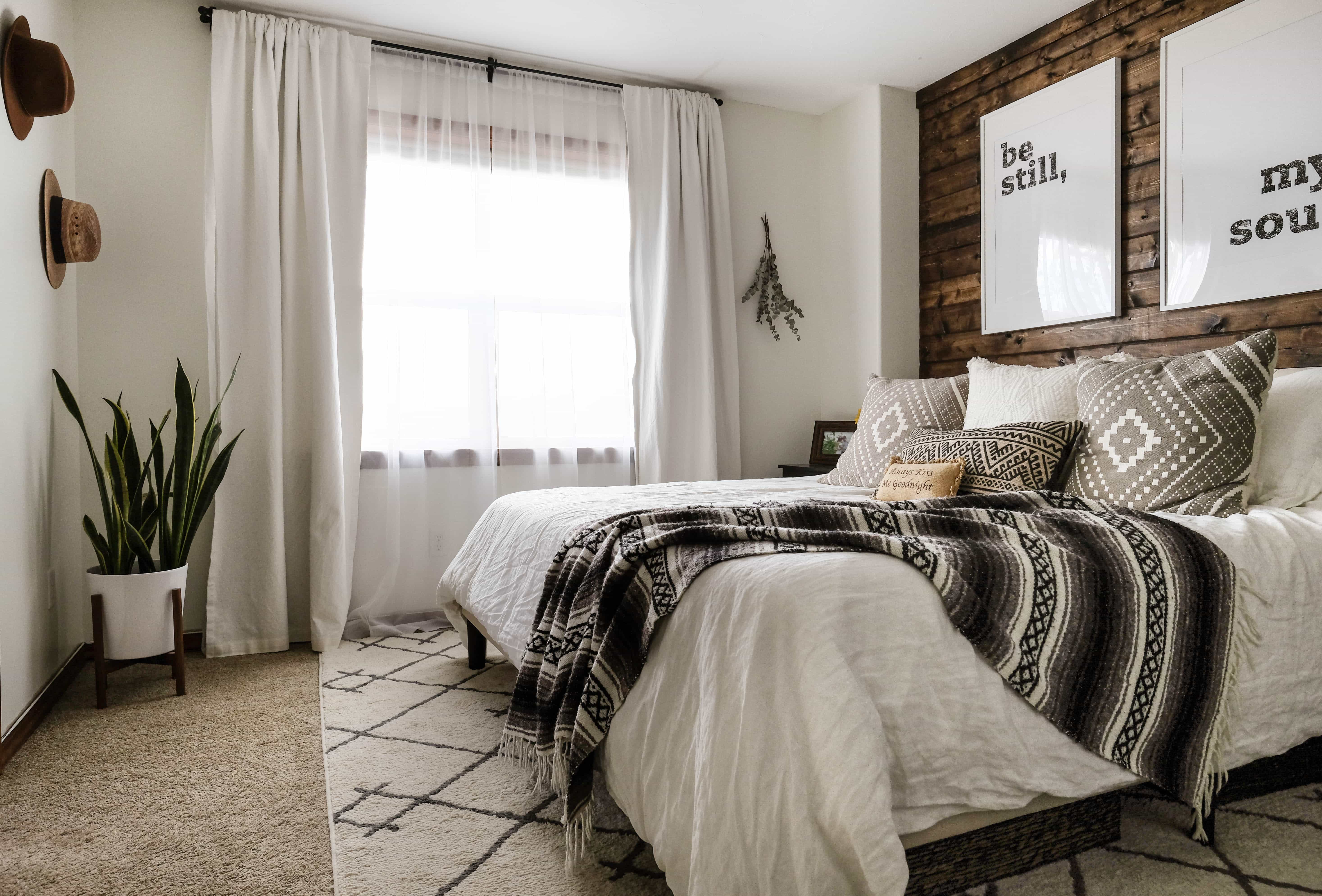 A Modern Rustic Bedroom | See how to blend two styles to create a modern rustic bedroom that is oh so cozy | Joyfully Growing Blog