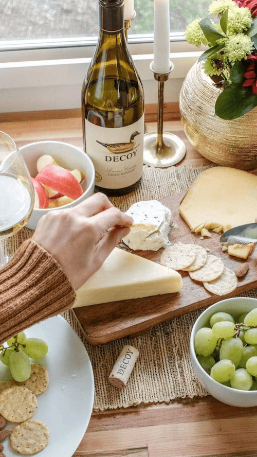 reaching for snacks Thanksgiving Table Decor Ideas