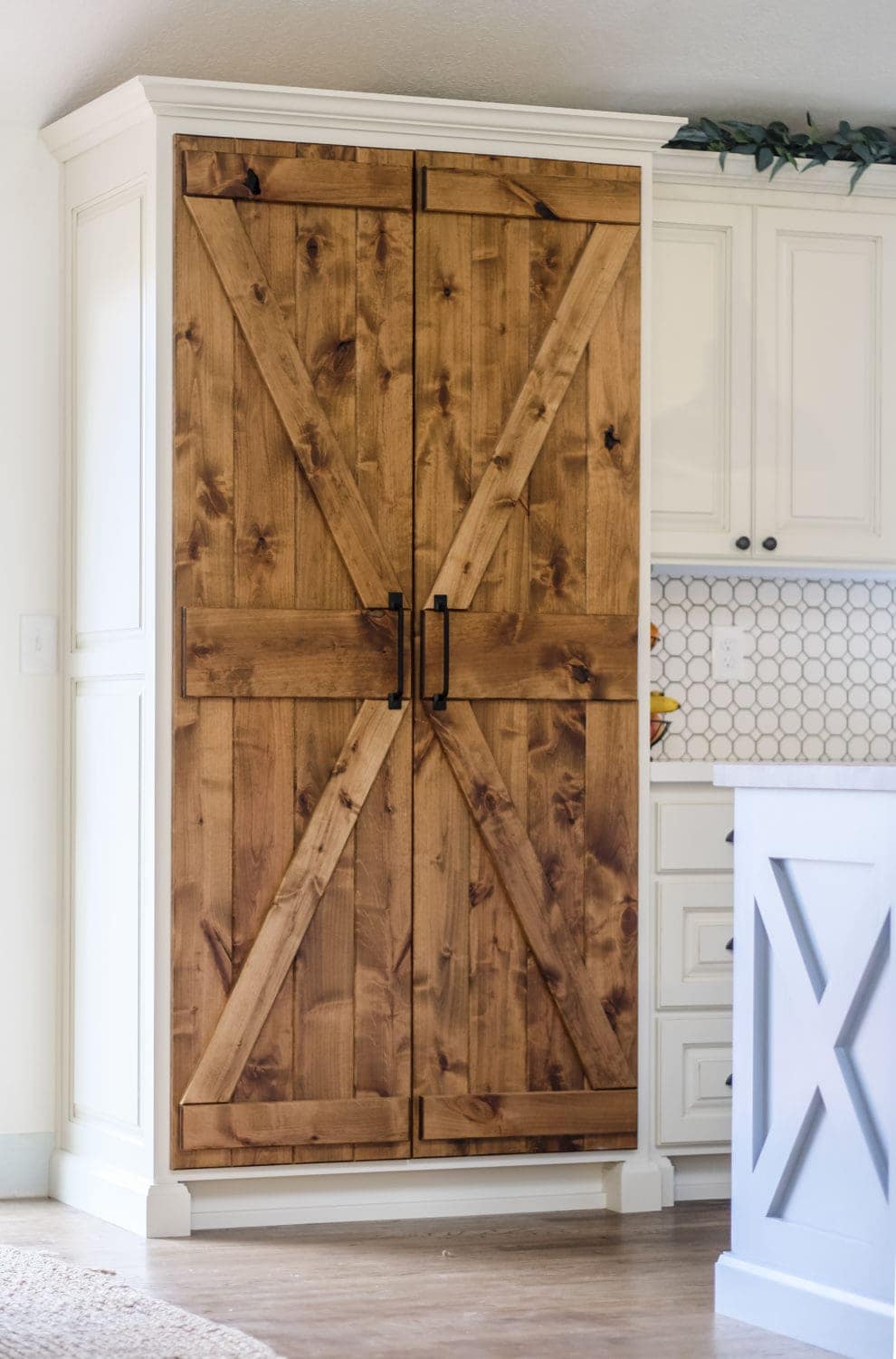 Rustic pantry barn doors for a kitchen on a budget