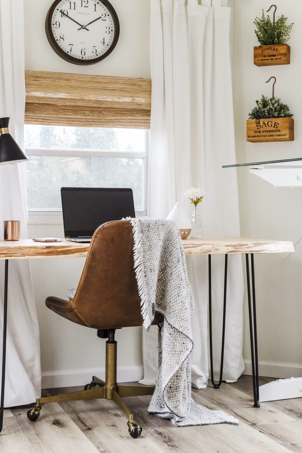 small home office inspiration with leather chair and live edge desk