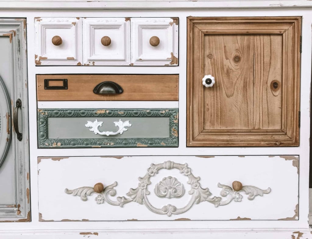 Cabinet hardware