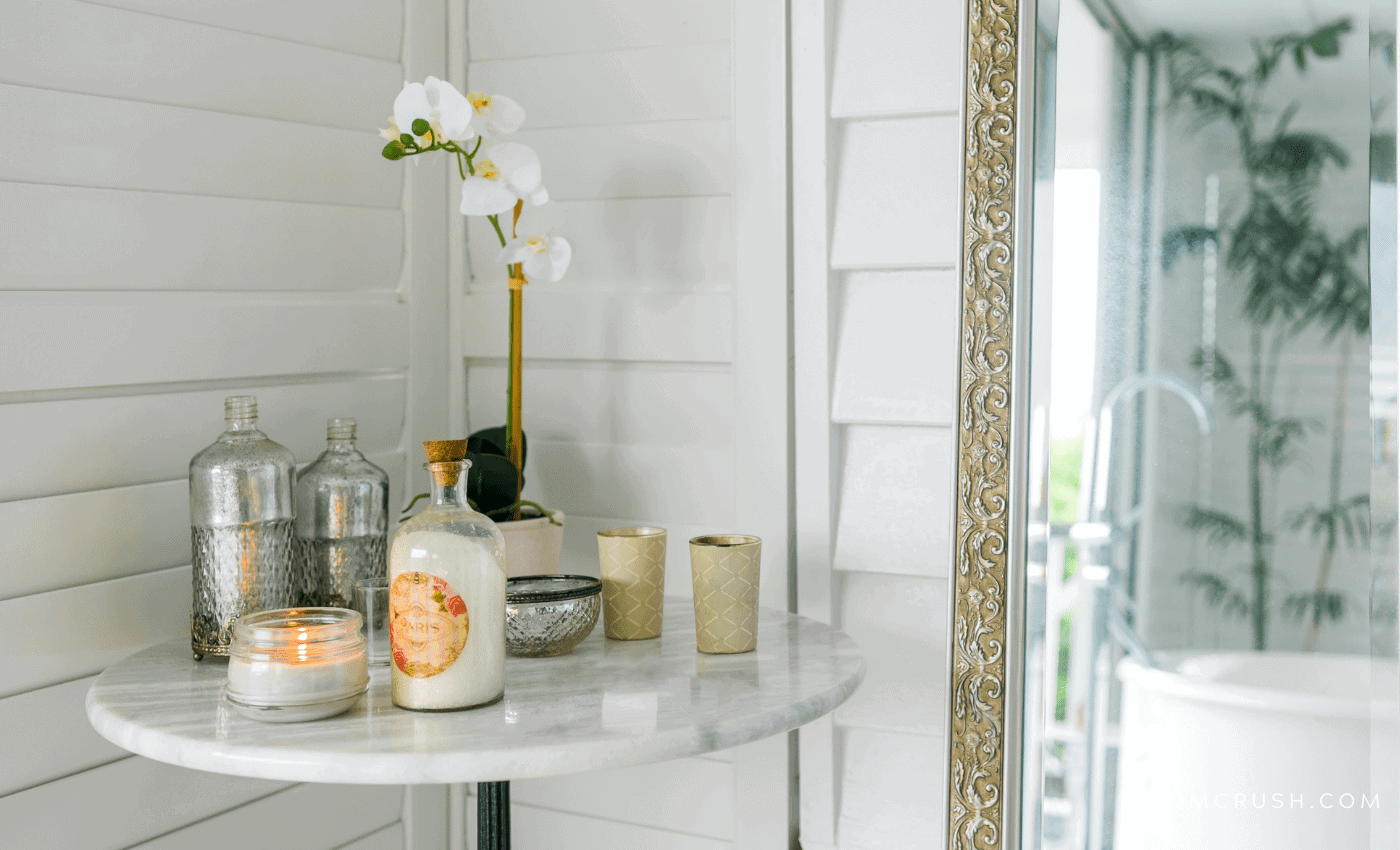 9 Dazzling Mirror Decorating Ideas To Try & Mistakes To Avoid