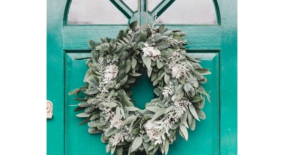 Easy DIY wreath for front door