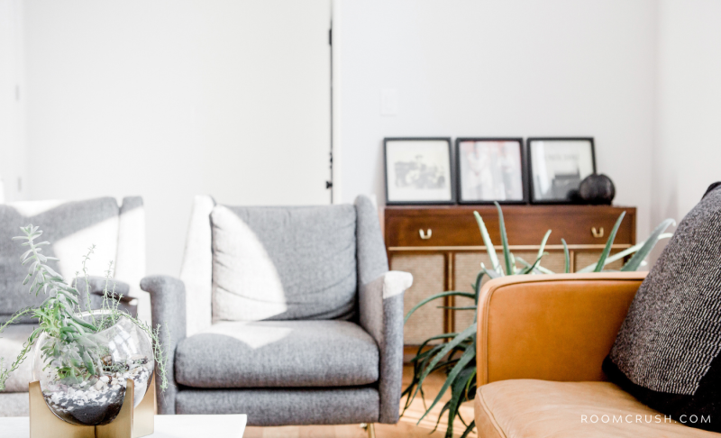 How To Decorate The Space Behind The Sofa