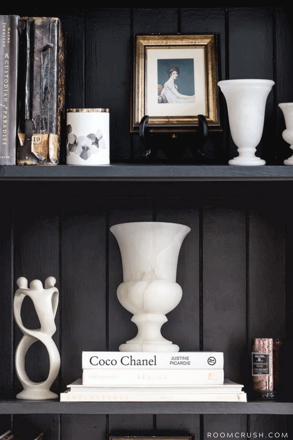 how to style a moody bookshelf_black paint