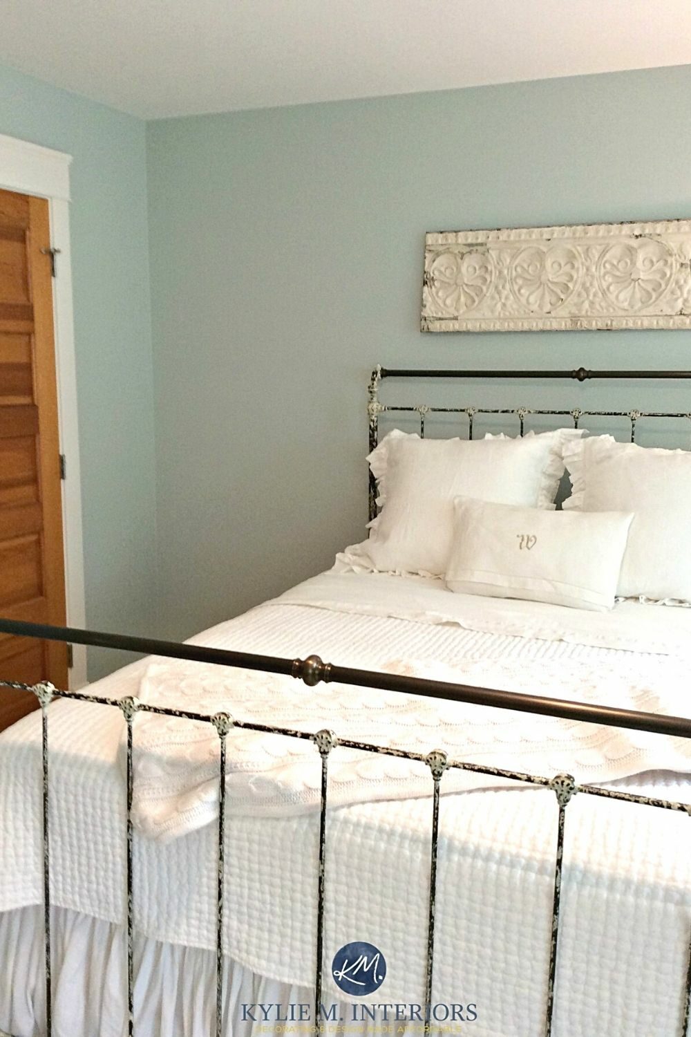 bedroom painted with Woodlawn Blue by Benjamin Moore 