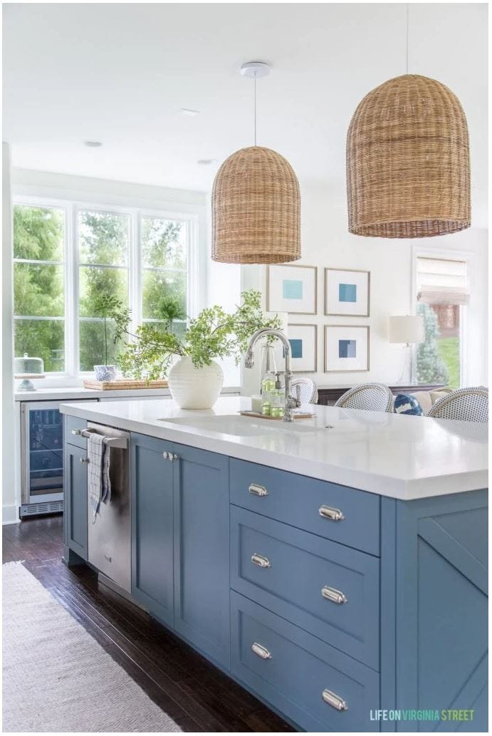 kitchen with Simply White walls