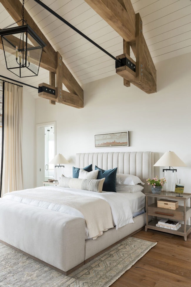 Bedroom painted with Benjamin Moore White Dove