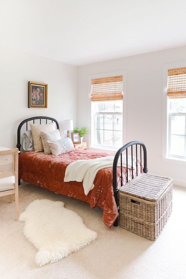 kids bedroom painted with Benjamin Moore White Dove