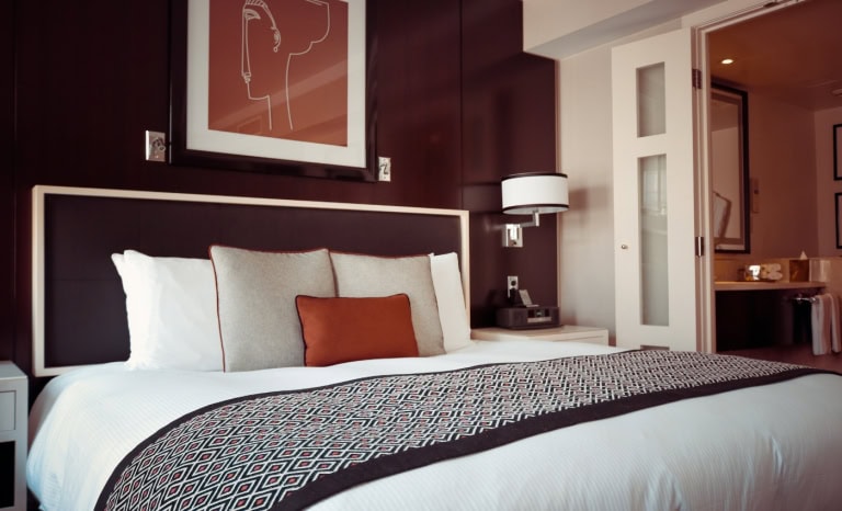 How to make your room feel like a luxury hotel in 7 steps
