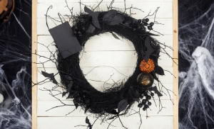 black elegant spooky halloween wreaths to create this Halloween